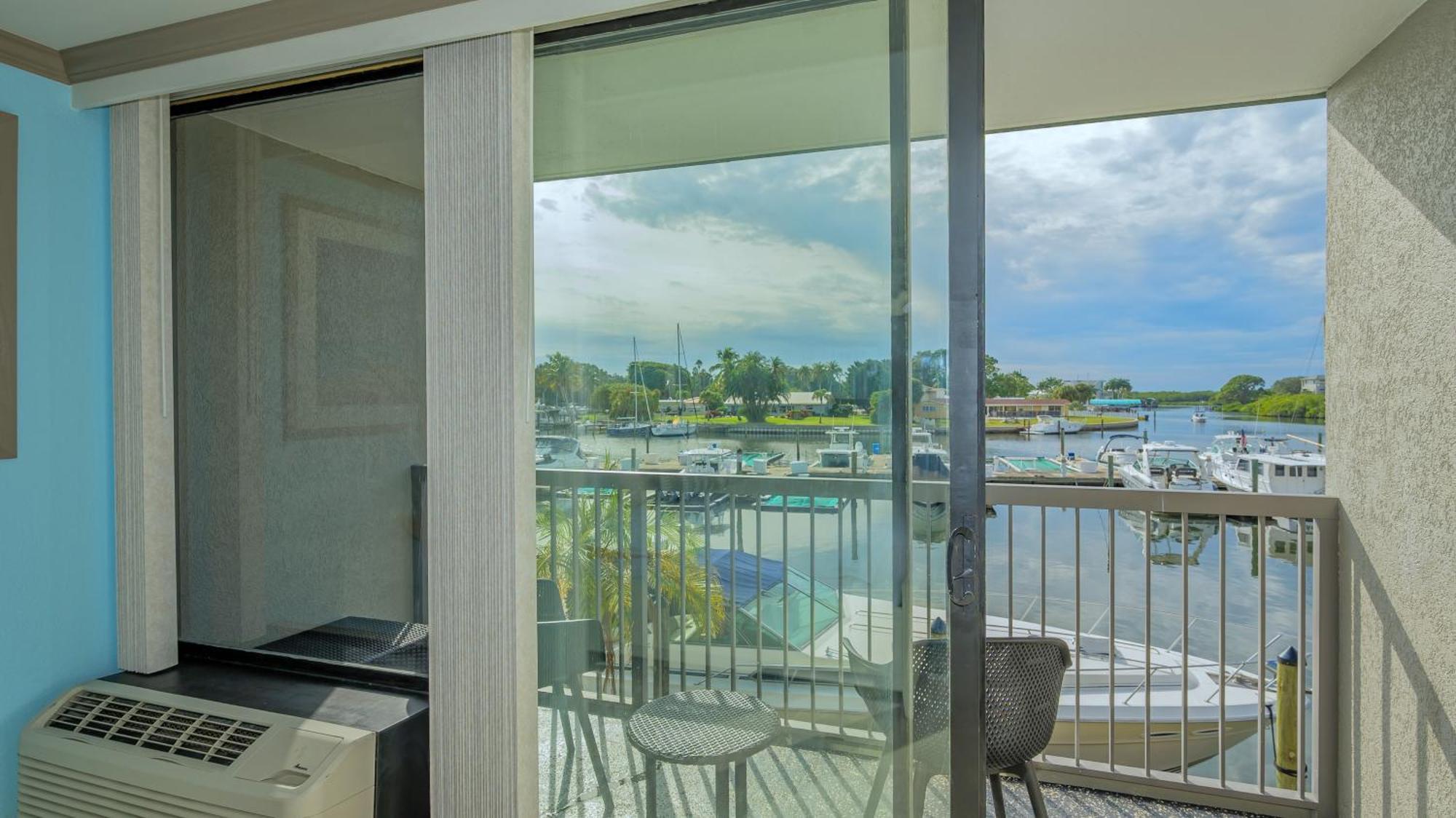 All-New Waterfront With Balcony,Pool,Tiki Bar,Gym Сарасота Екстериор снимка
